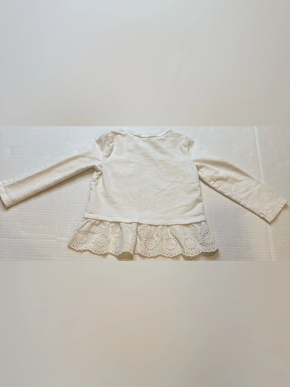 OshKosh B’gosh Girls 2T White Eyelet Peplum Top 🤍